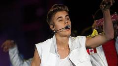 Justin Bieber continúa metiéndose en problemas con los fotógrafos
